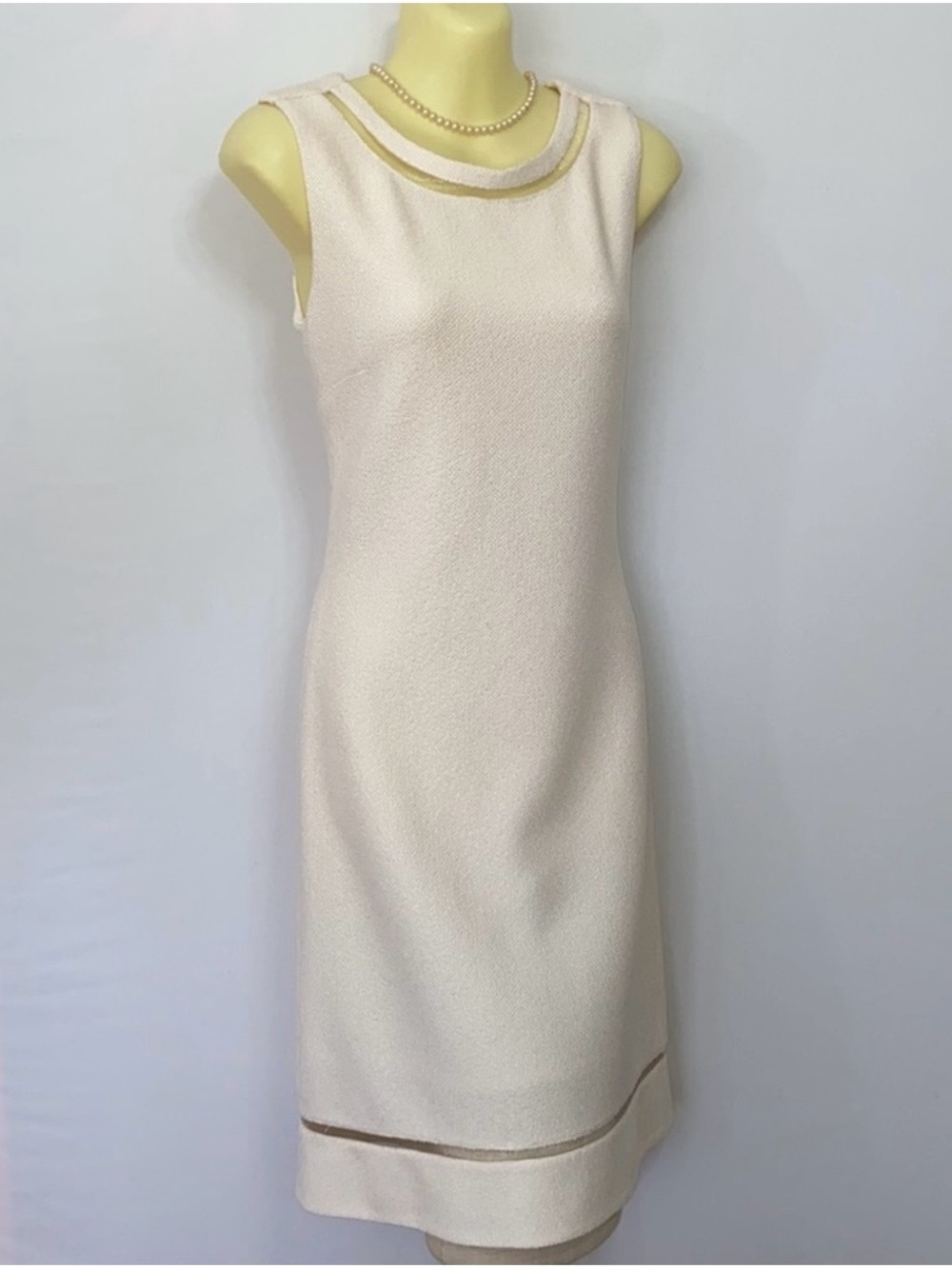 St John Couture Spring 2019 Collection Knit Dress (Size 2) - Picture 6 of 11